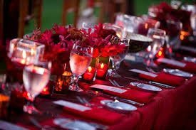 table-rouge-decorative